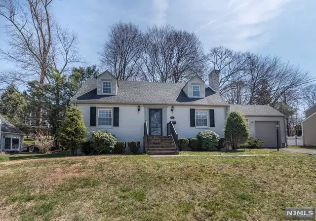 32 Abbey Court, Ramsey, NJ 07446