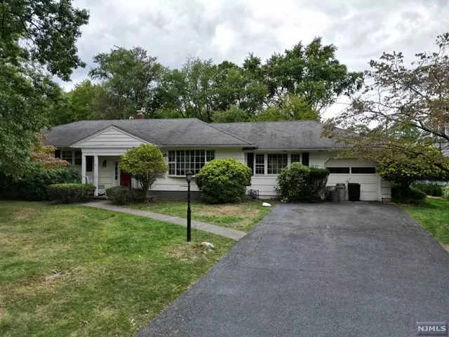 8 Elray Road, Par-troy Hills Twp., NJ 07950