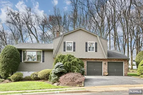 11 Scott Court, Emerson, NJ 07630