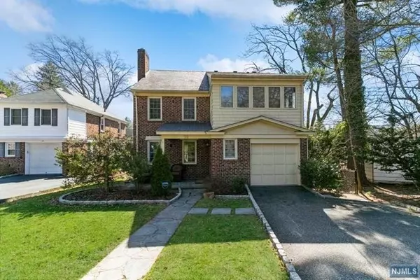 22 Oak Street, Tenafly, NJ 07670