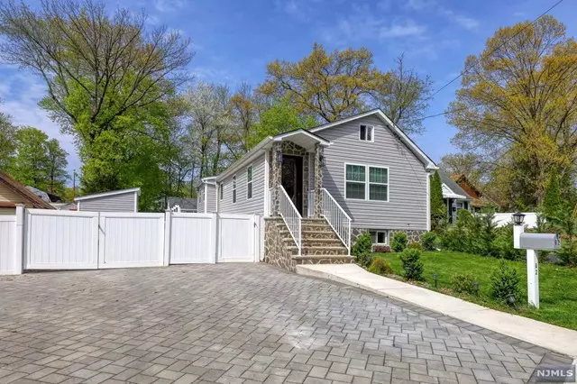 62 Rivervale Road, Park Ridge, NJ 07656