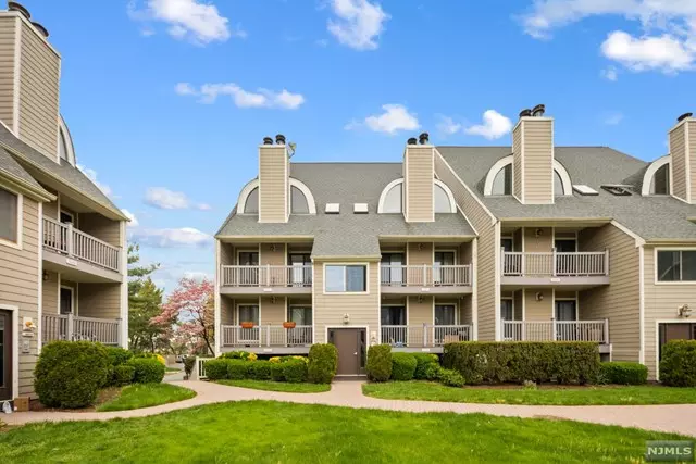 612 River Renaissance  #612, East Rutherford, NJ 07073