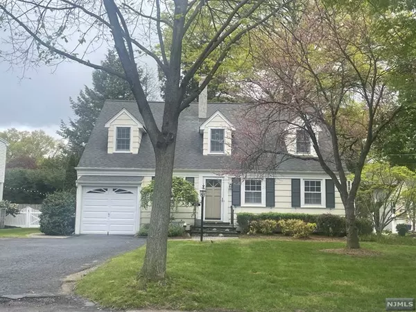 431 Cambridge Road, Ridgewood, NJ 07450