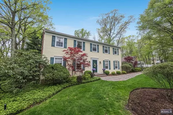 Upper Saddle River, NJ 07458,29 Deerhorn Trail