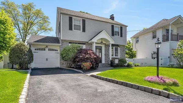 River Edge, NJ 07661,588 Clarendon Court