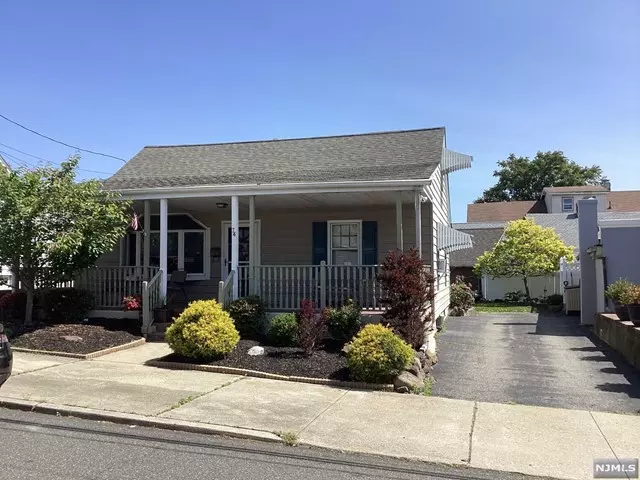 74 Gordon Avenue, Totowa, NJ 07512