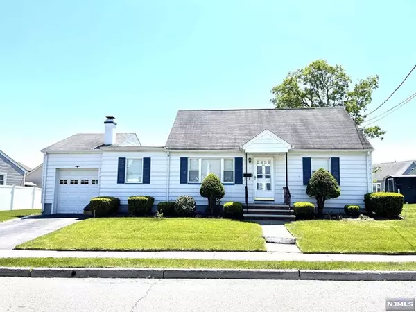 82 Elizabeth Place, Totowa, NJ 07512