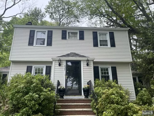 825 Kinderkamack Road, Oradell, NJ 07649