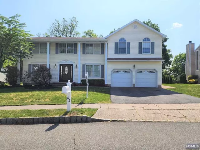 82 Point View Parkway, Wayne, NJ 07470