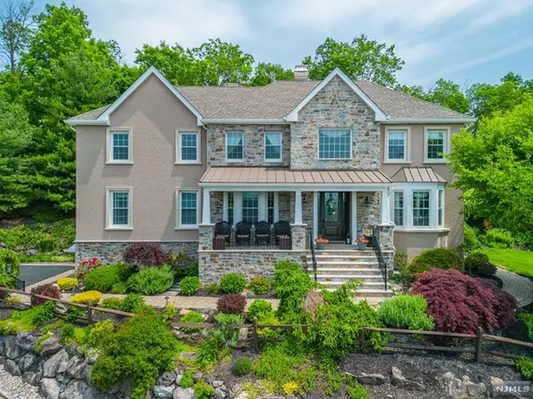 23 Vizcaya Court, Wayne, NJ 07470