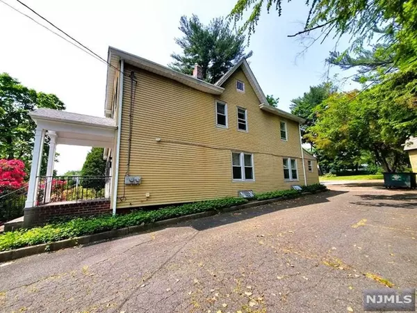 Oradell, NJ 07649,445 Kinderkamack Road