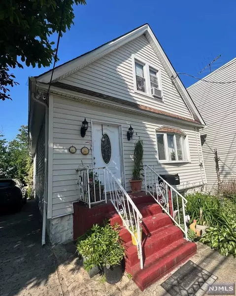 438 Allen Street, Linden, NJ 07036