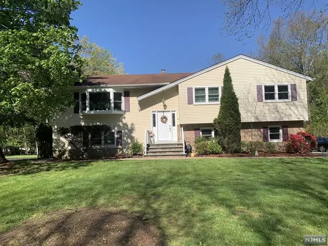 15 Lillian Court, Ramsey, NJ 07446