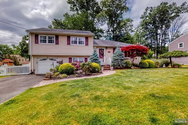 24 Jefferson Place, Montvale, NJ 07645