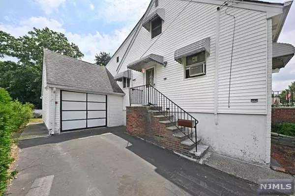 Fair Lawn, NJ 07410,2 Andrew Place