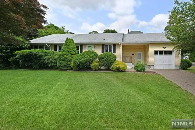 65 Meadow Avenue, Mahwah, NJ 07430