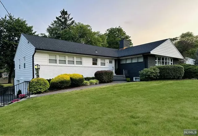 22 Shaw Road, Woodcliff Lake, NJ 07677