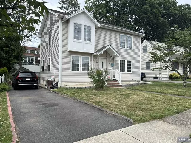 Elmwood Park, NJ 07407,85 Willow Street