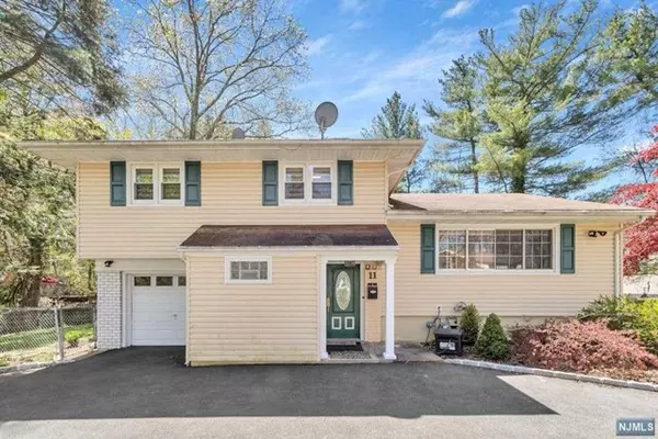 Demarest, NJ 07627,11 Meadow Street