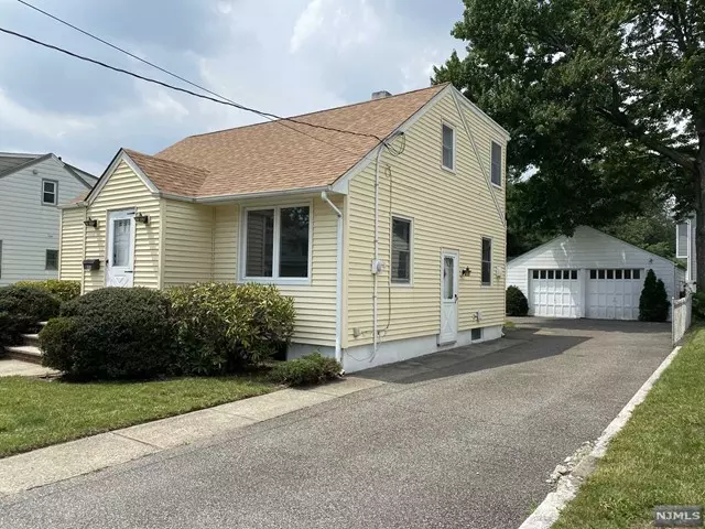 8-11 Berdan Avenue, Fair Lawn, NJ 07410