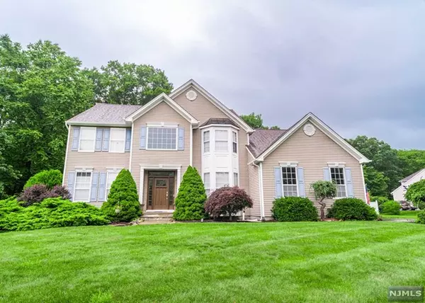 1 Stratton Court, Mount Olive Township, NJ 07840