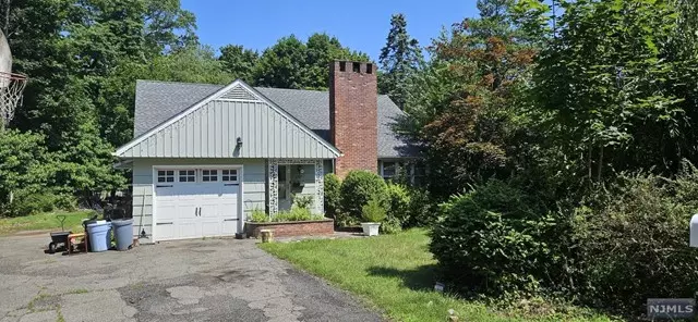 257 Mahwah Road, Mahwah, NJ 07430