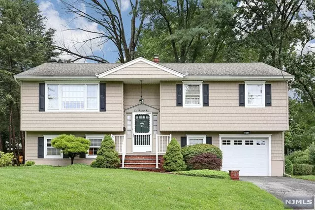 209 Magnolia Avenue, Pompton Lakes, NJ 07442