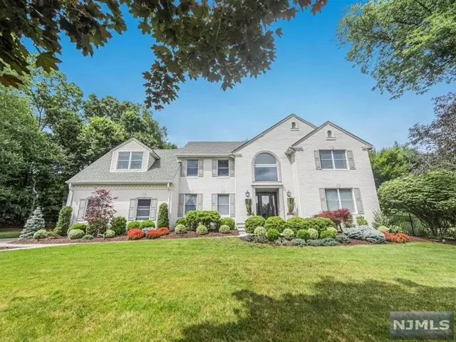 11 Furman Court, Mahwah, NJ 07430