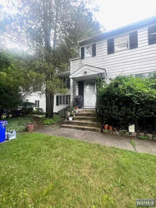 Closter, NJ 07624,450 Piermont Road