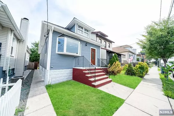 290 Maple Street, Secaucus, NJ 07094