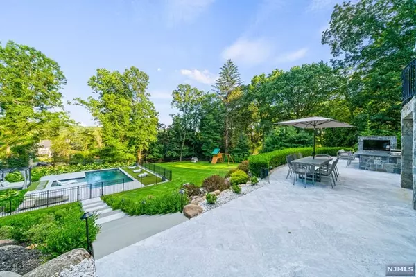 Upper Saddle River, NJ 07458,68 Hillcrest Drive