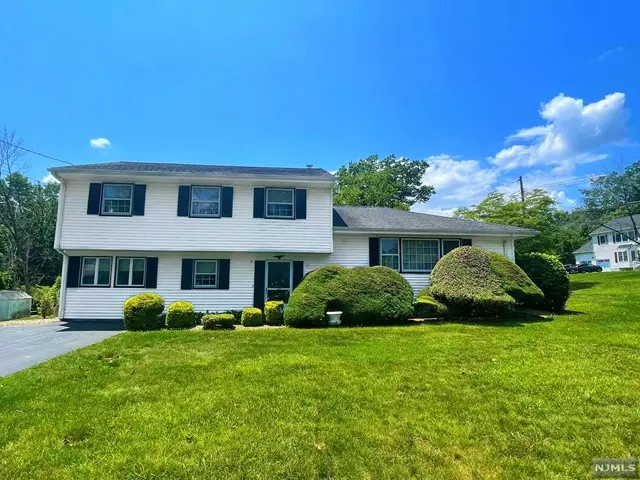 2 Faber Road, Par-troy Hills Twp., NJ 07054