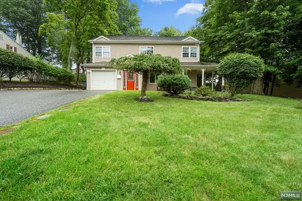 Northvale, NJ 07647,402 Crest Drive