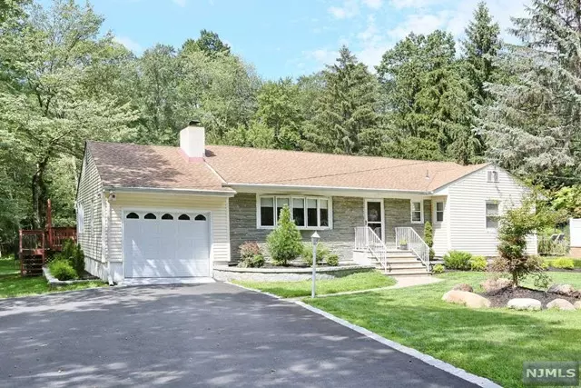 49 Ruff Court, North Haledon, NJ 07508