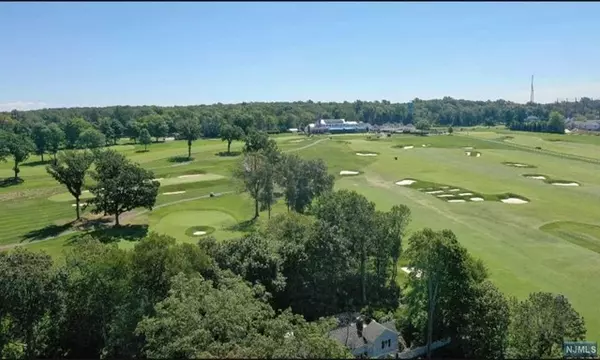 Verona, NJ 07044,2 Birdseye Glen