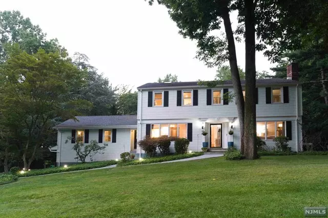 36 Millbrook Circle, Norwood, NJ 07648