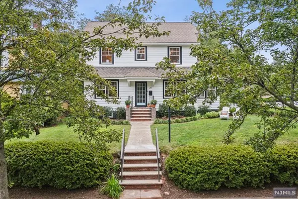 28 Stanford Place, Montclair, NJ 07042