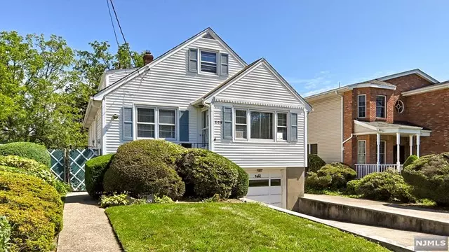 321 Kipp Avenue, Hasbrouck Heights, NJ 07604