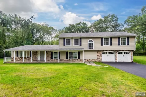 8 Rose Court, Denville Township, NJ 07834