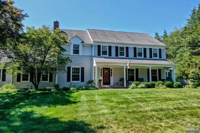 20 Brook Hollow Road, Peapack Gladstone, NJ 07977