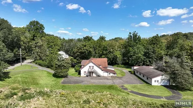 210 West Saddle River Road, Saddle River, NJ 07458