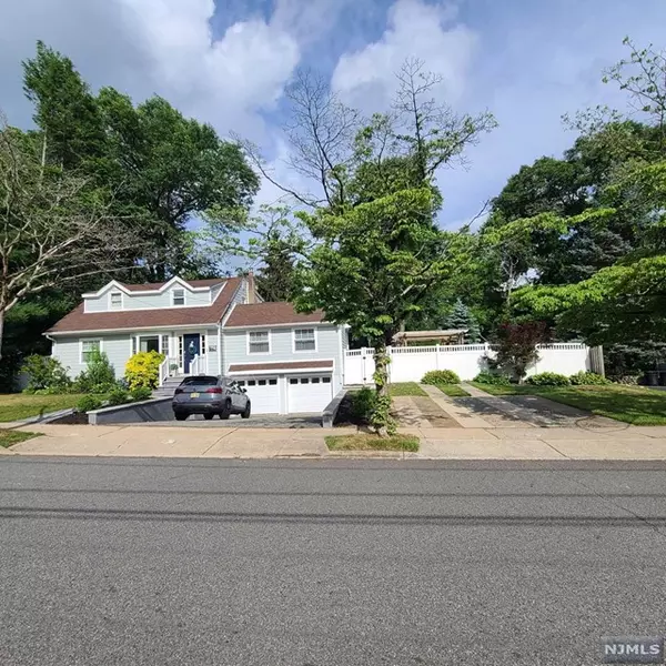 303 Walnut Street, Twp Of Washington, NJ 07676