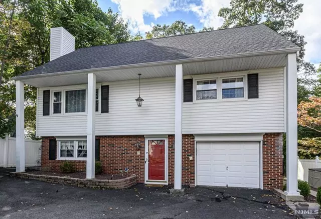 29 Bayview Avenue, Hopatcong, NJ 07843