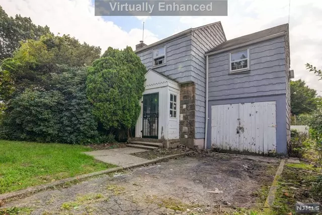 12 Armory Place, Teaneck, NJ 07666