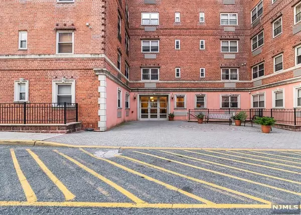 70 South Munn Avenue #113, East Orange, NJ 07018