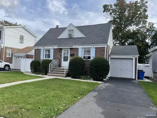 142 Hillman Drive, Elmwood Park, NJ 07407