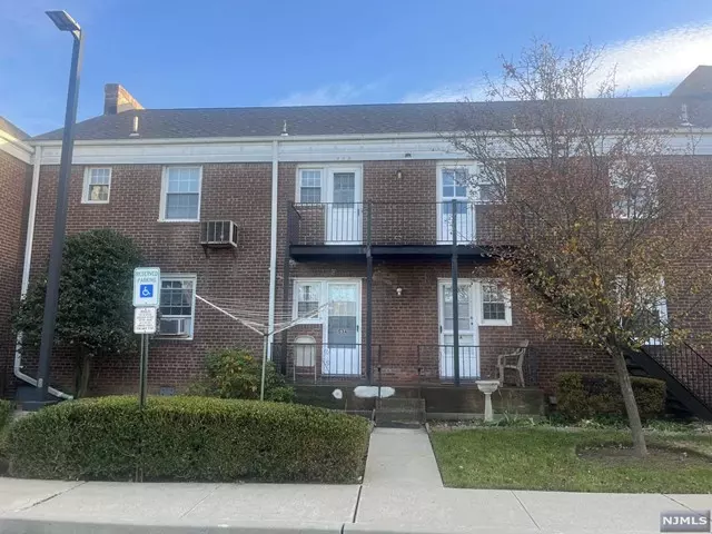 53 Elmwood Terrace #A, Elmwood Park, NJ 07407