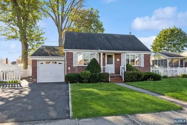 46 Taggart Way, Saddle Brook, NJ 07663