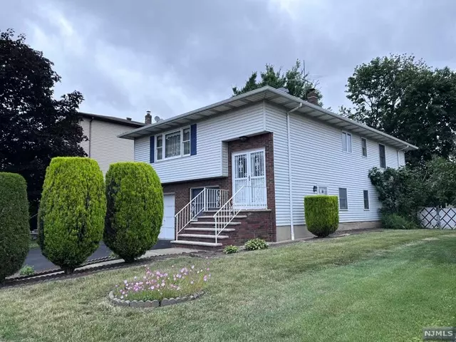 5 Walnut Street, Elmwood Park, NJ 07407