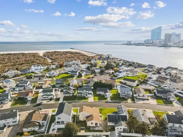 5209 Sea Spray Road, Brigantine City, NJ 08203